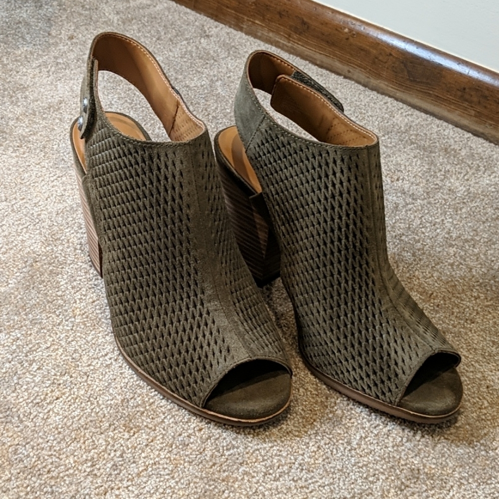 Arturo Chiang Sandals